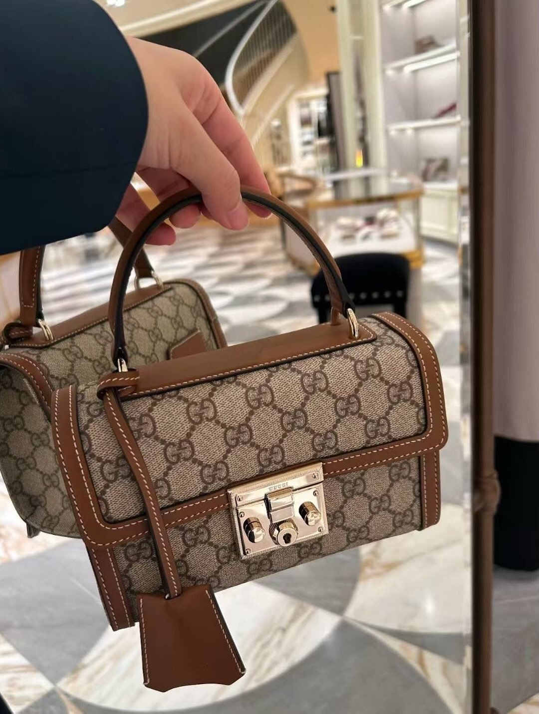chic.madam22_534335970_18036866399677983_7953639979971341566_n